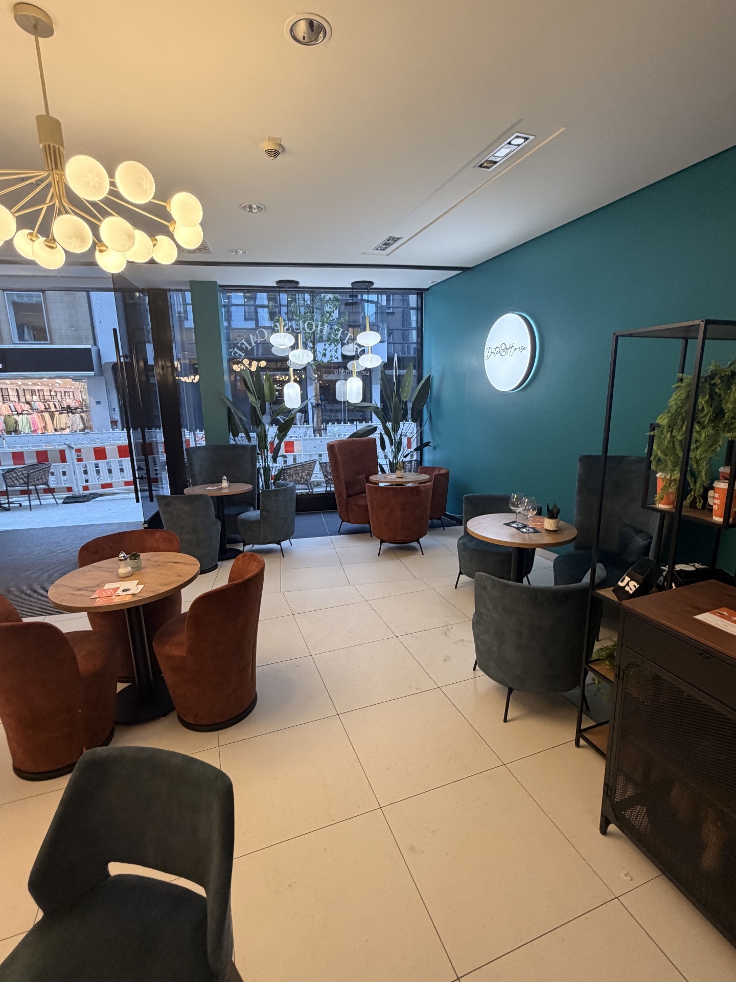 Sitzbereich im Date House Café